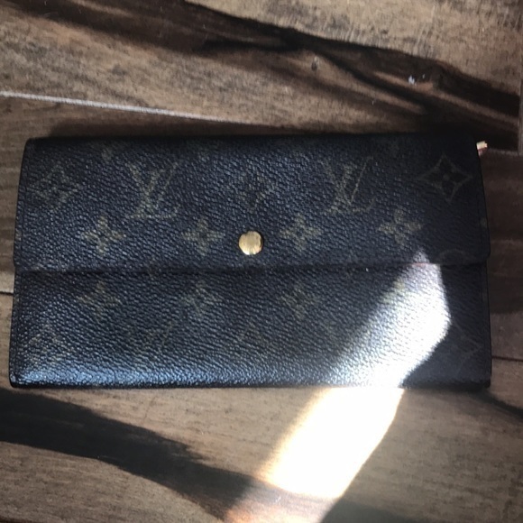 Authentic‎ Louis Vuitton Portefeiulle Sarah Long Wallet - Picture 9 of 9